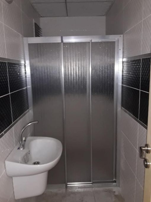 Teknesiz Mika Duşakabin 3 lü panel krom profil Teknesiz Mika Duşakabin 3 lü panel krom profil